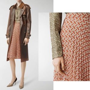 Burberry Rersby Pleated TB Monogram Logo Skirt